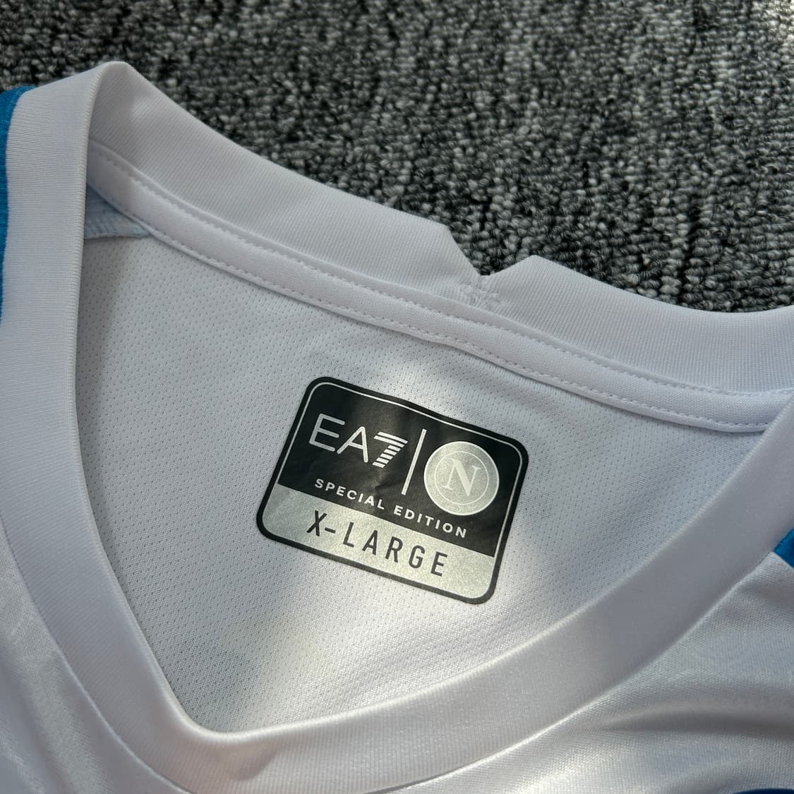 EA7 22-23 김민재 나폴리 페이스 게임 우승 기념 유니폼 상품이미지8