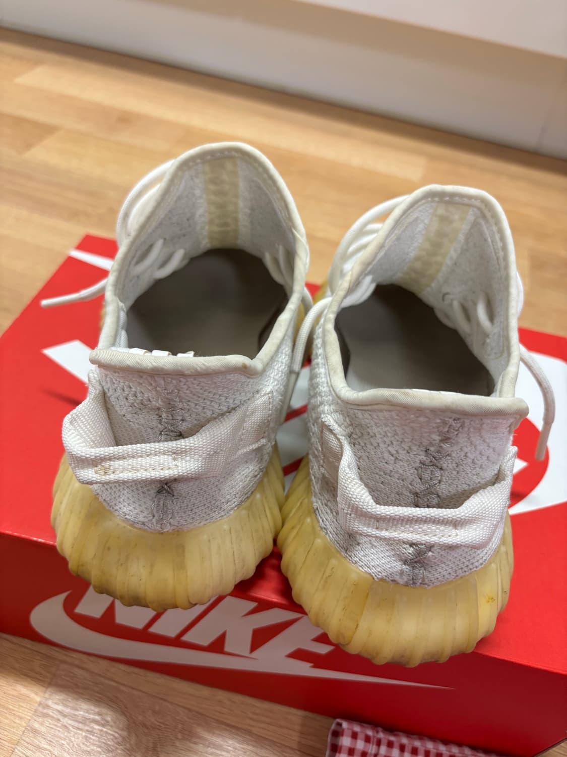 아디다스 이지부스트 350 트리플화이트 255 판매합니다 상품이미지2