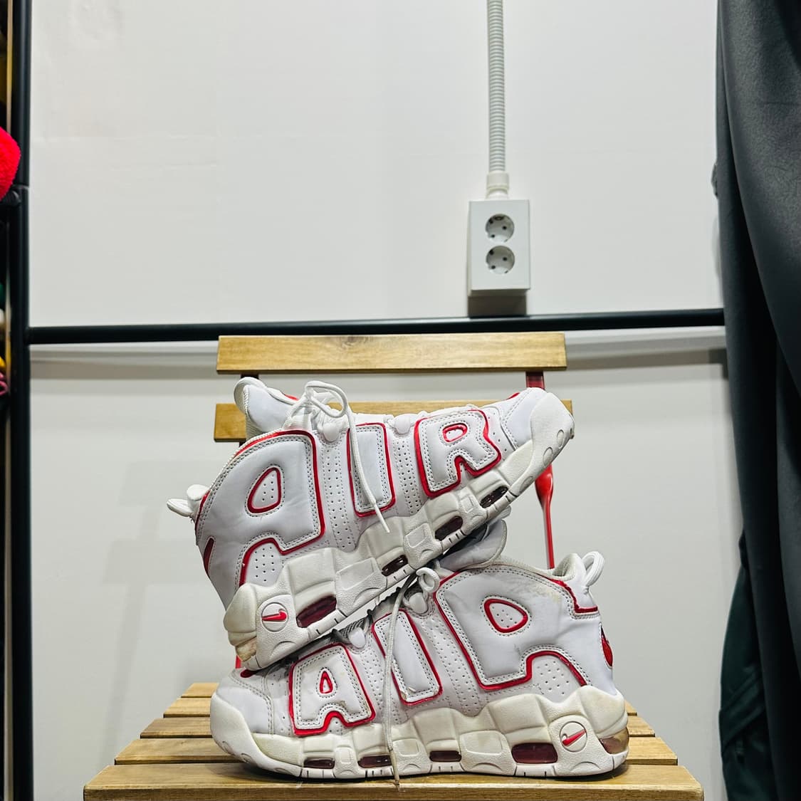 250) 나이키 운동화 남여공용 신발 에어 모어 업템포 흰빨 상품이미지6