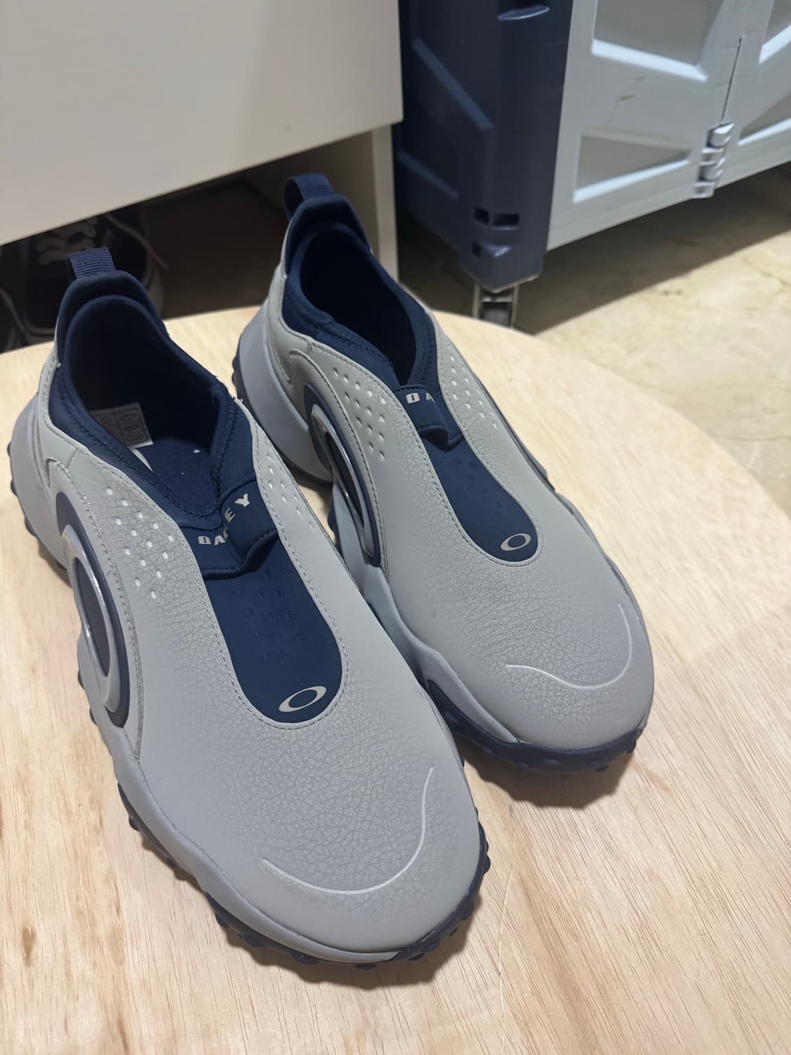 오클리 엣지 아이콘 시멘트 네이비 상품이미지1