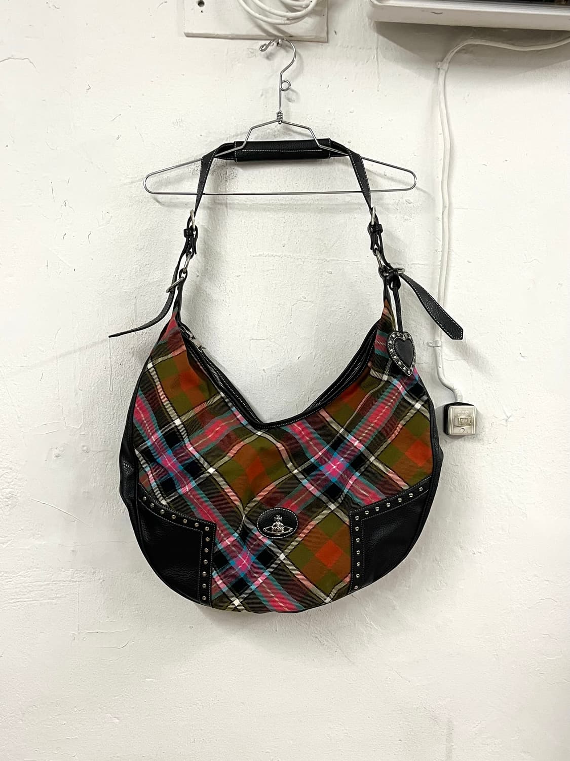 비비안웨스트우드 체크 울 크로스 바디백 상품이미지1