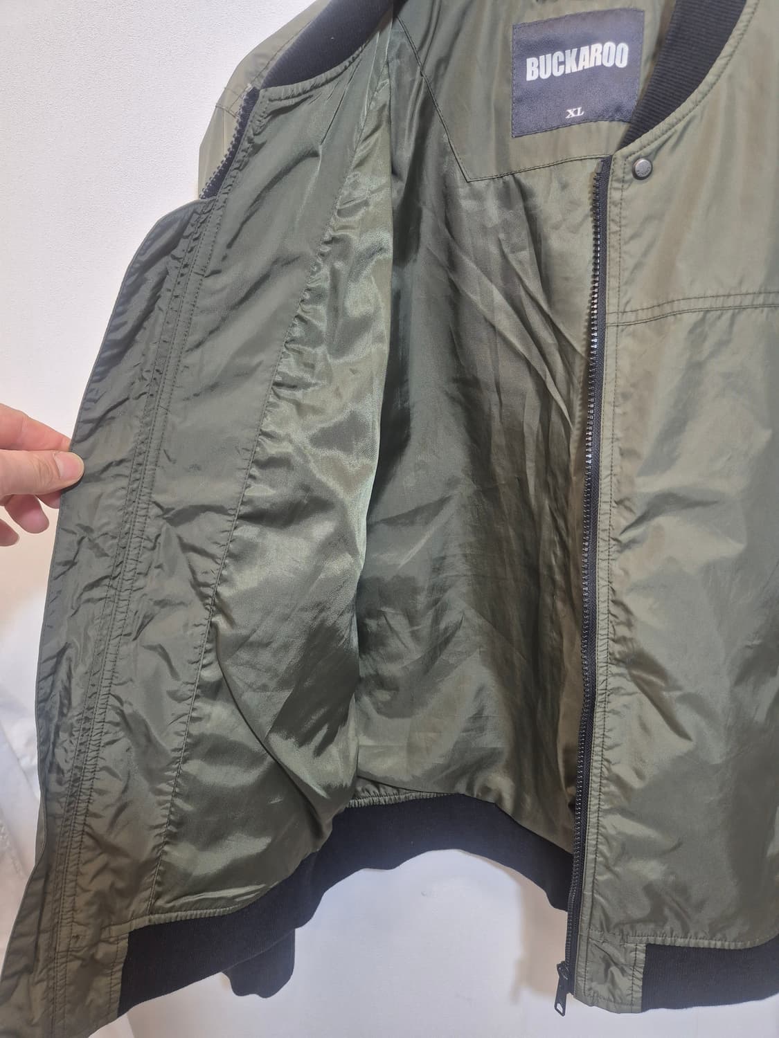 버카루 브랜드의 카키색 항공 점퍼 XL    상품이미지4