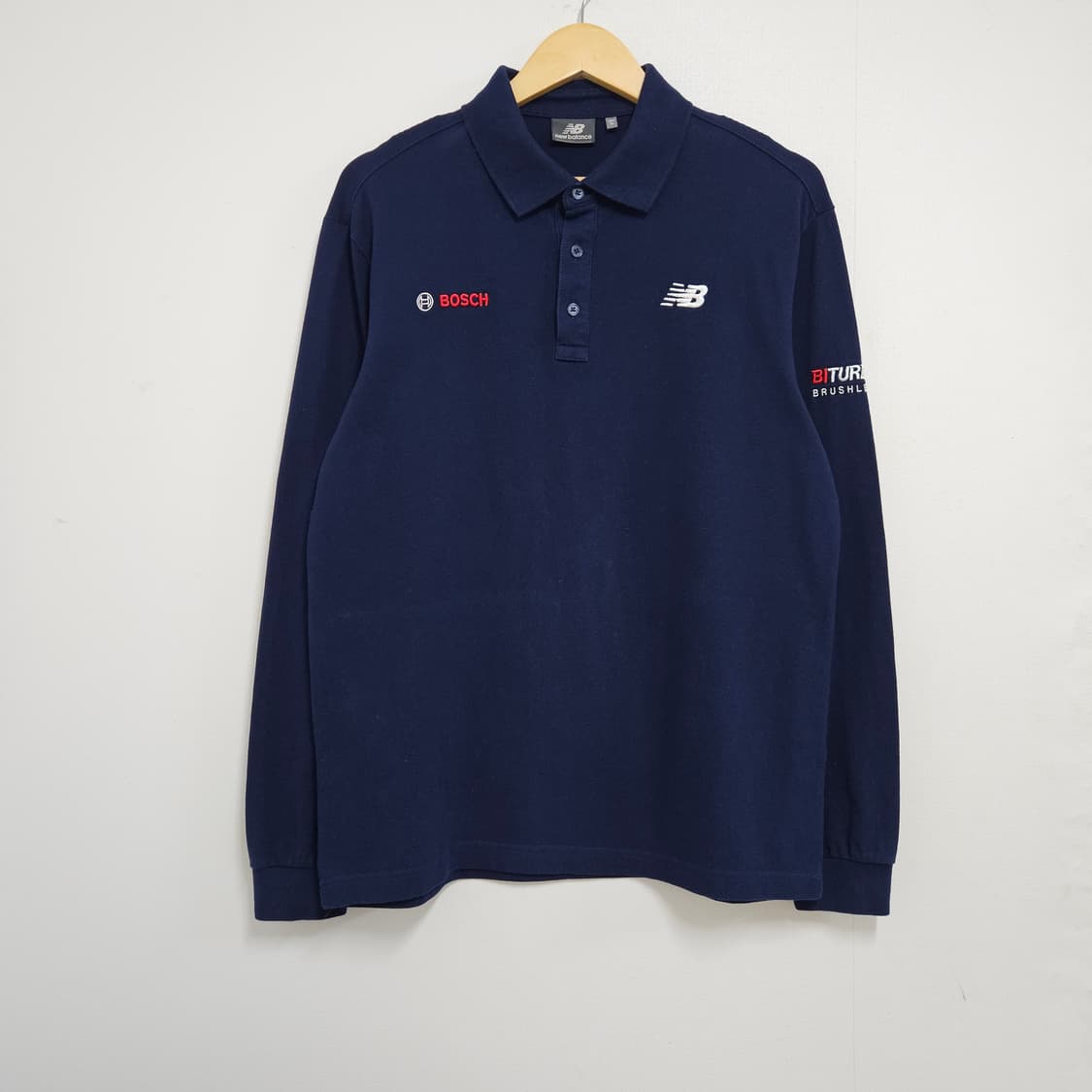 100 뉴발란스 X 보쉬 긴팔 카라티 네이비 상품이미지2