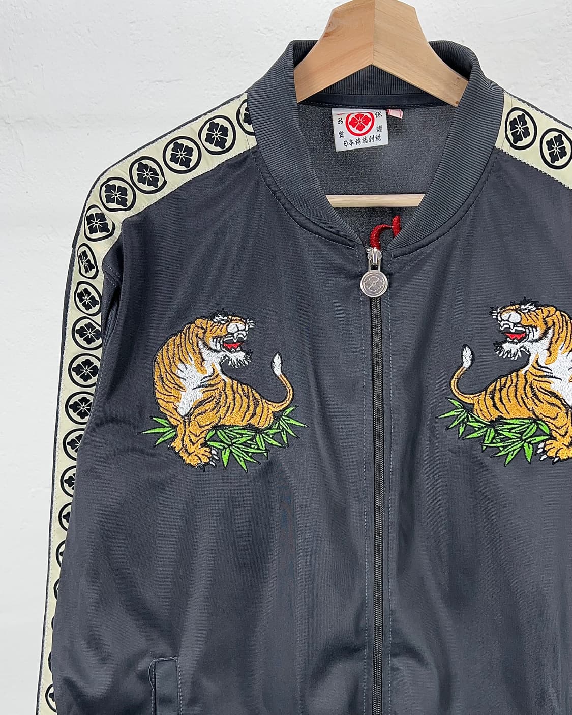 재패니즈 빈티지 오리엔탈 타이거 자수 스카쟌 자켓 상품이미지3