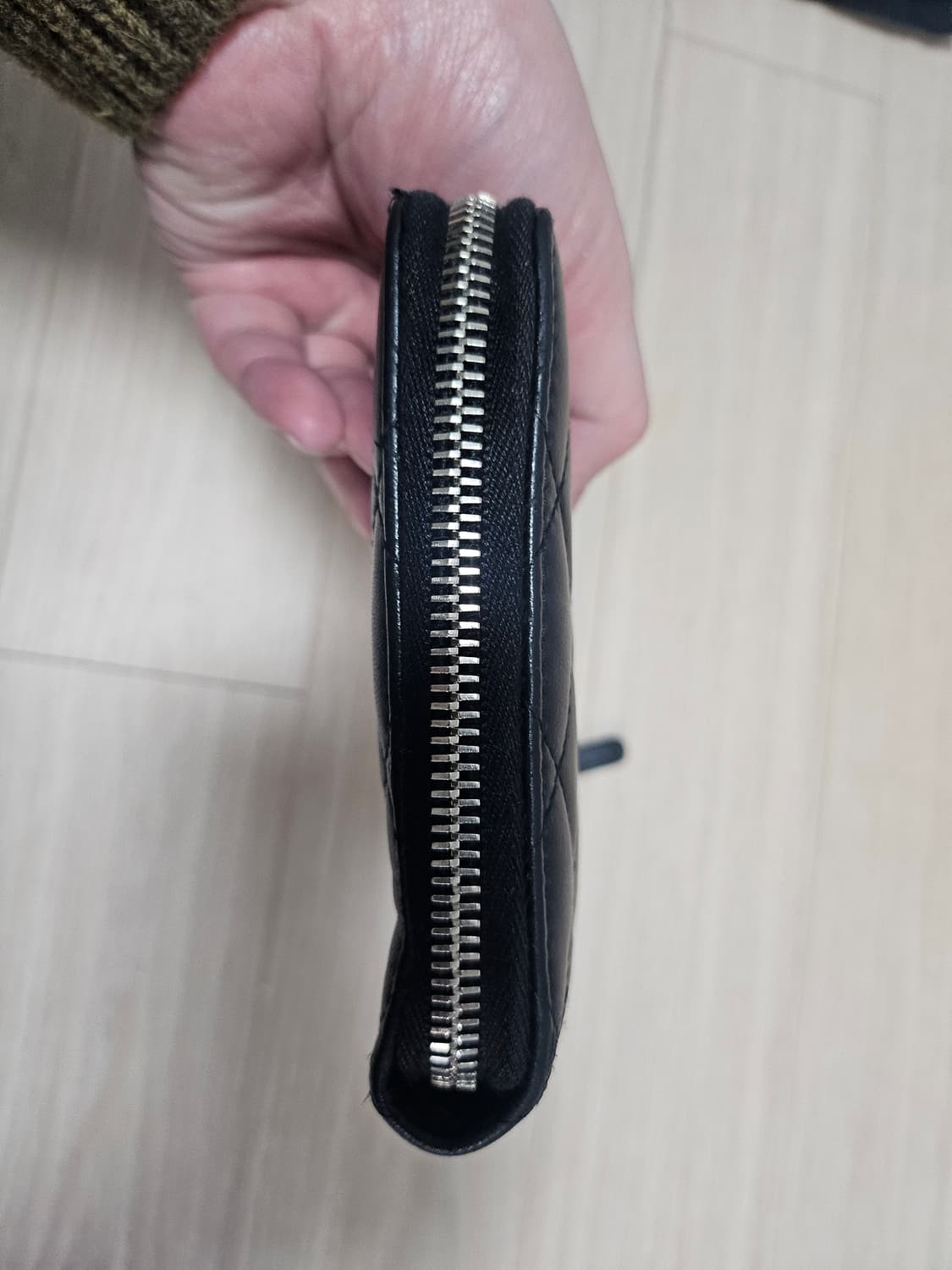 샤넬 램스킨 집업 파우치 장지갑 상품이미지4