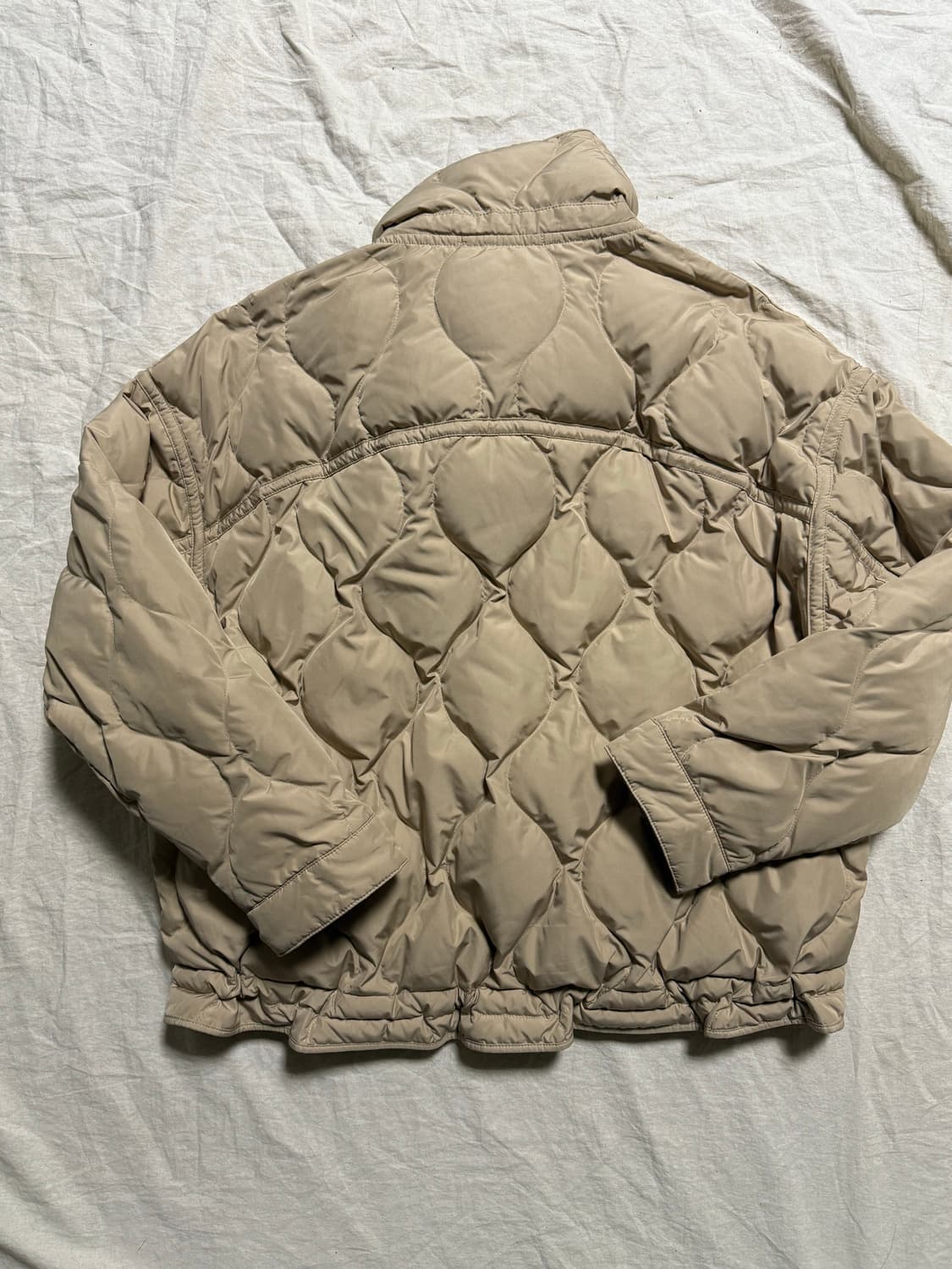 아떼 바네사브루노 구스 경량 패딩  상품이미지3