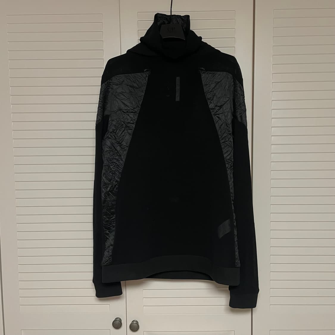 카르넷아카이브 매쉬 터틀넥 후드 상품이미지2