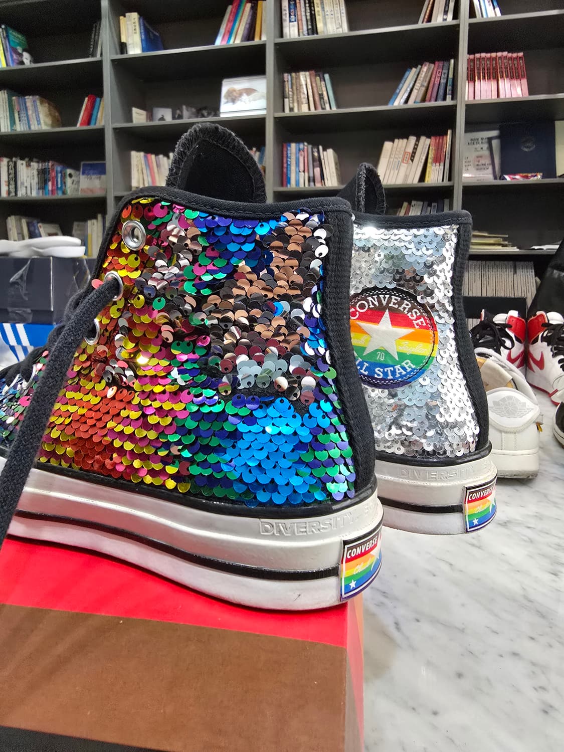 컨버스 척70 하이 스팽글 레인보우 240 상품이미지6