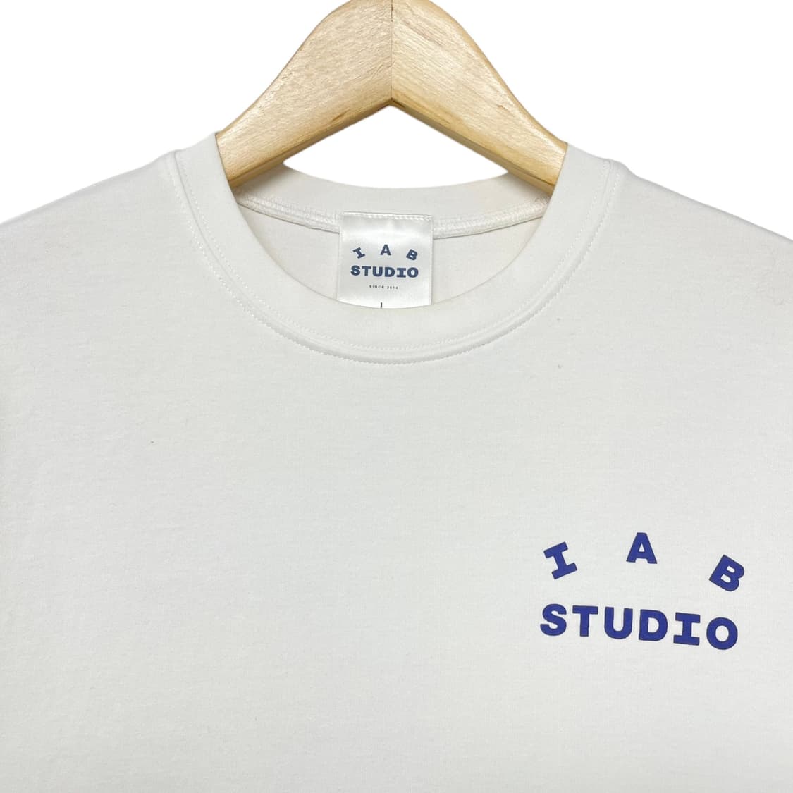 아이앱스튜디오 화이트 반팔 티셔츠 상품이미지5