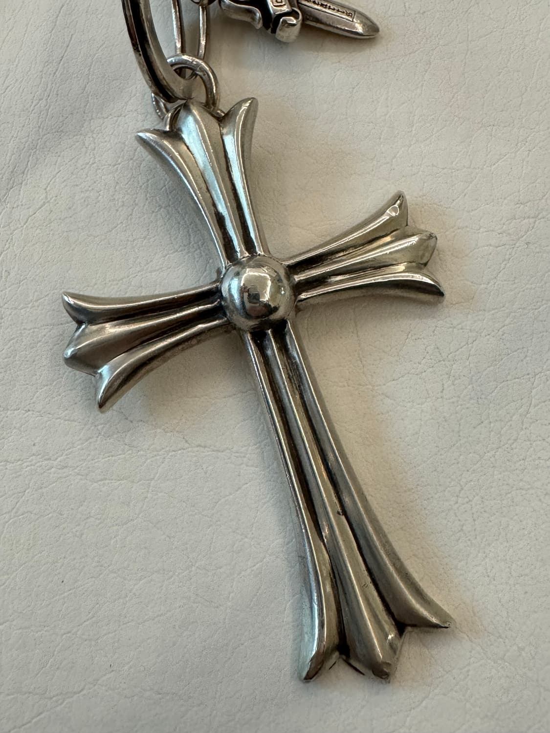 크롬하츠(CHROME HEARTS) 라지 크로스 대거 키링 / 실버 상품이미지5