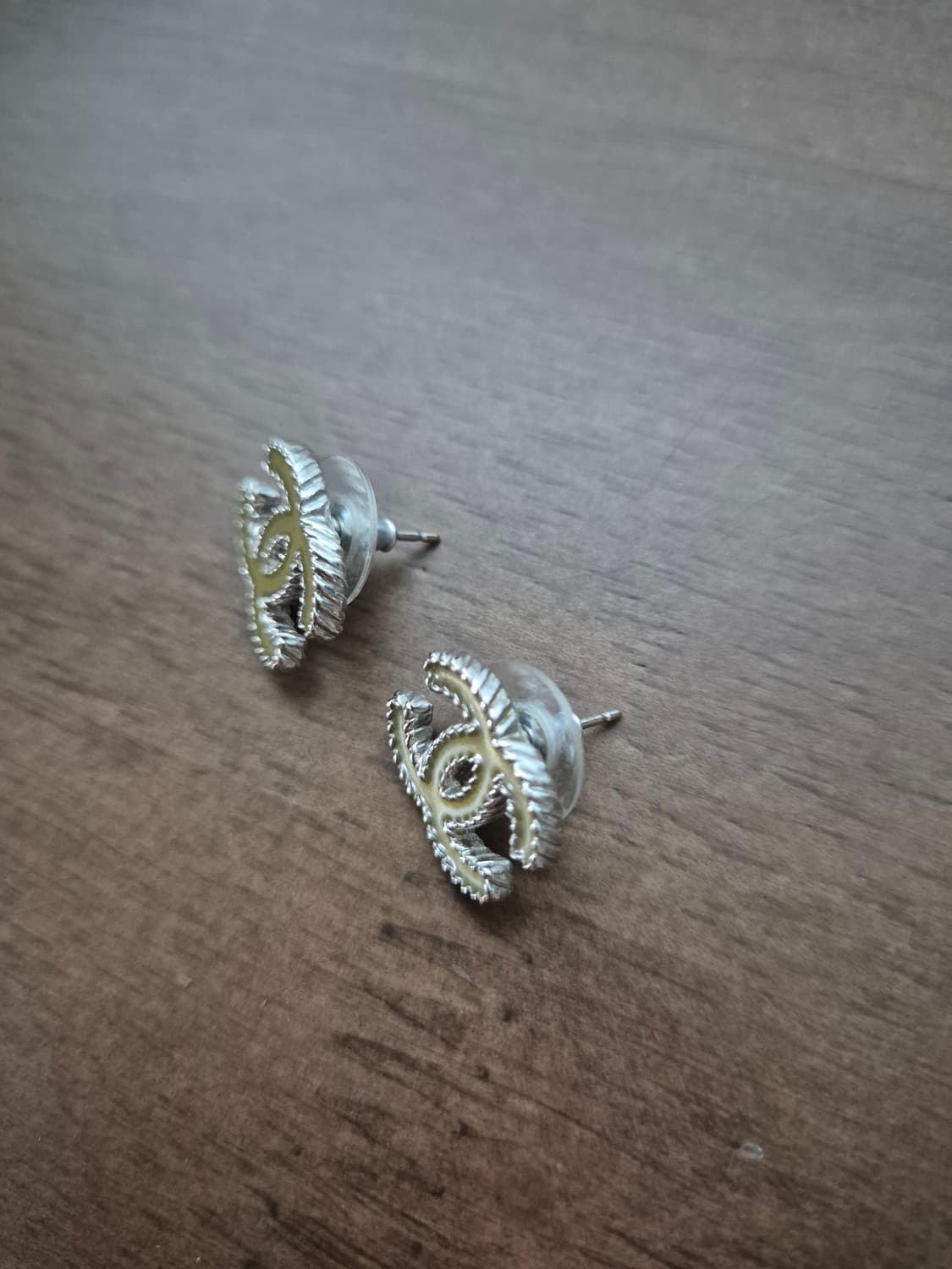 샤넬 cc 트위드 귀걸이 정품 상품이미지4