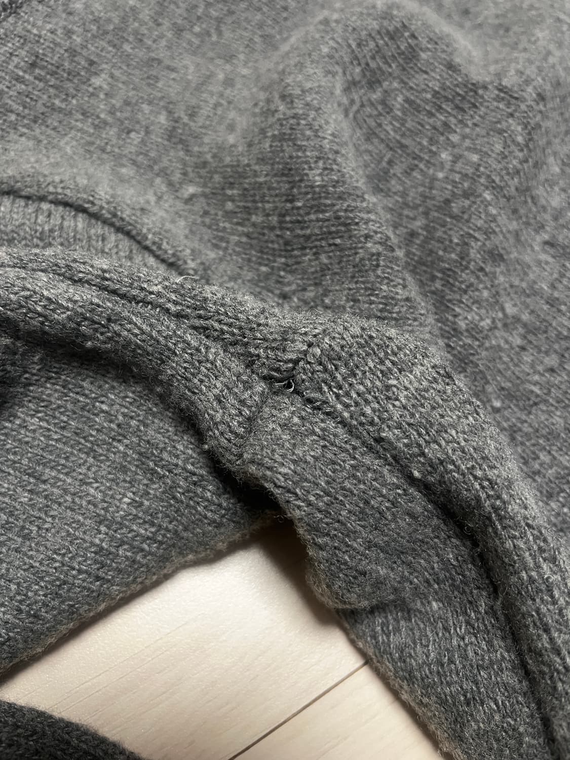 시눈 오프숄더 니트 상품이미지4