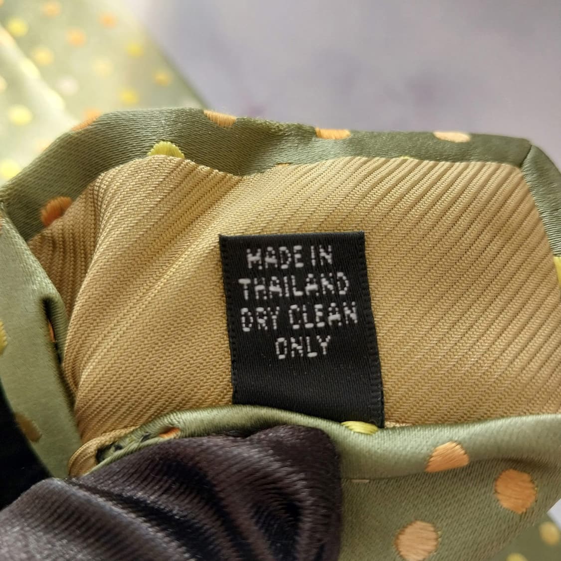 짐톰슨 실크 라임 도트 패턴 넥타이 9.6cm A등급 K1439
 상품이미지10