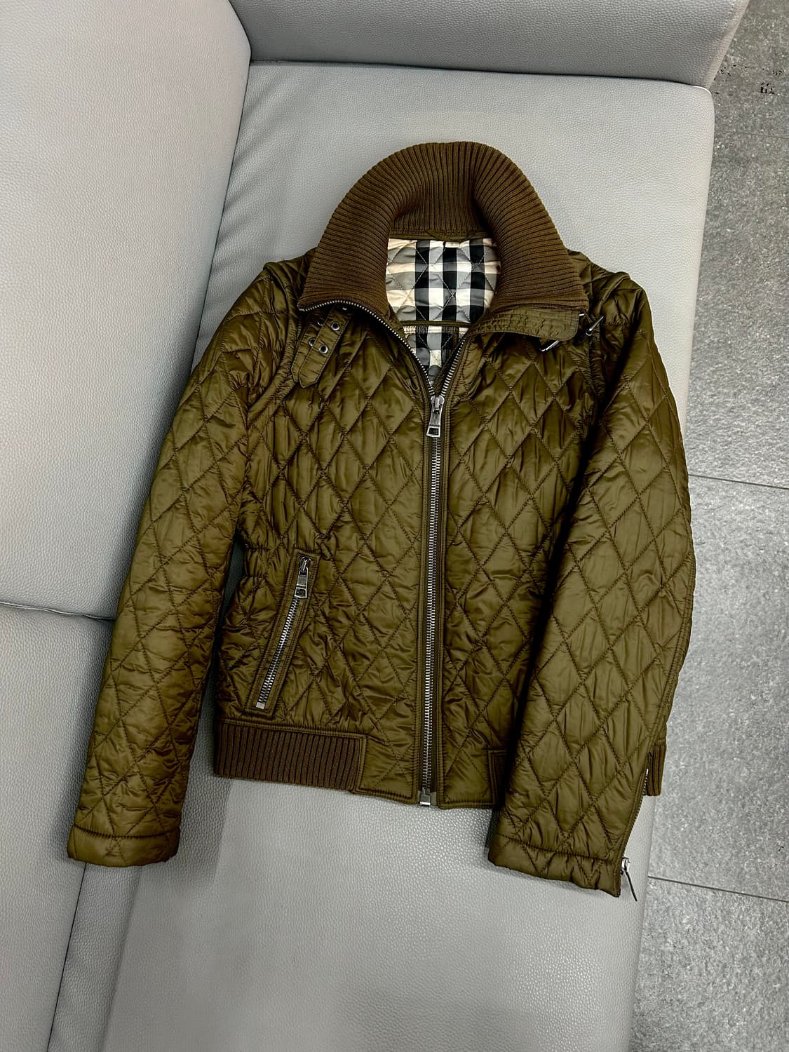 버버리 퀼팅 올리브카키 자켓(S) 상품이미지3
