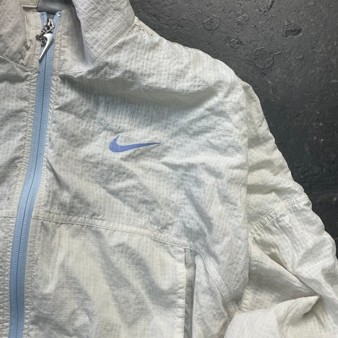 100 나이키  크롭 바람막이  상품이미지2