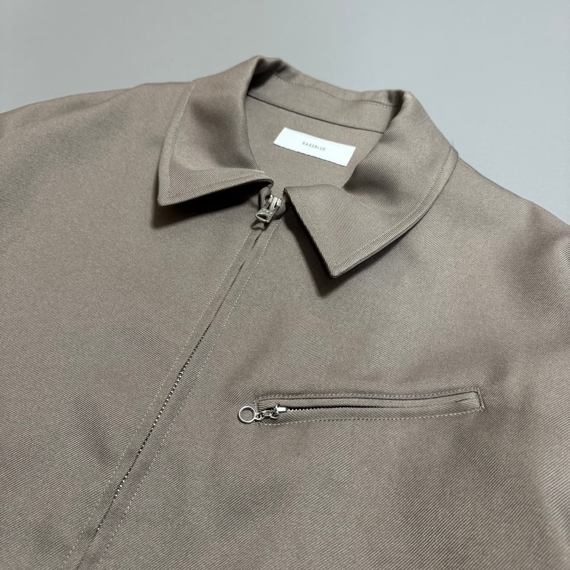 레이지블루(RAGEBLUE) 베이지 폴리에스터 칼라넥 집업 블루종 자켓 상품이미지4