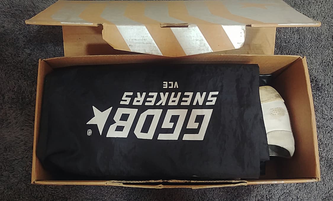 골든구스 슈퍼스타 화이트스케이트 펀칭스타 로우탑  37사이즈 상품이미지10