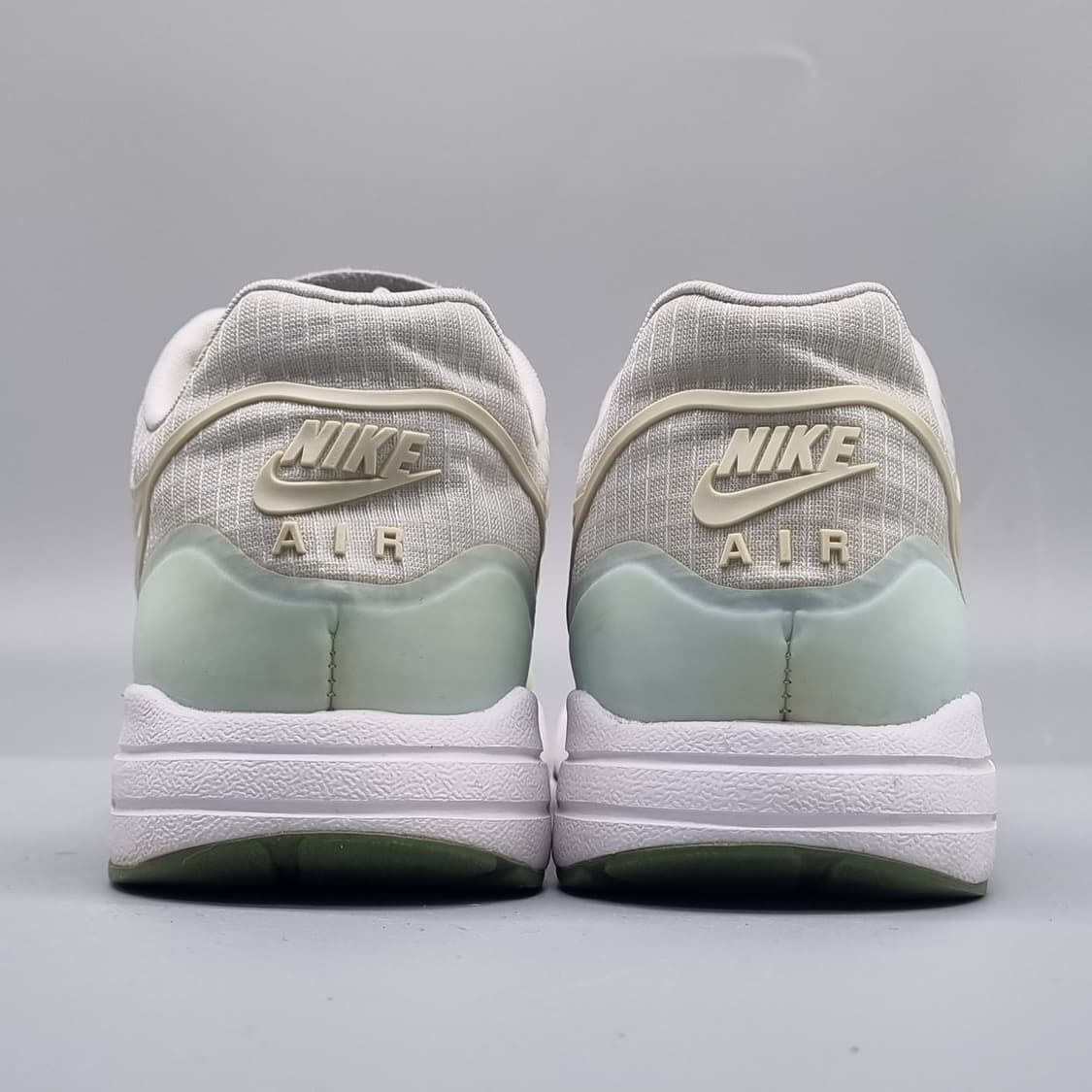 나이키 에어맥스1 울트라2.0 여성운동화240 상품이미지4