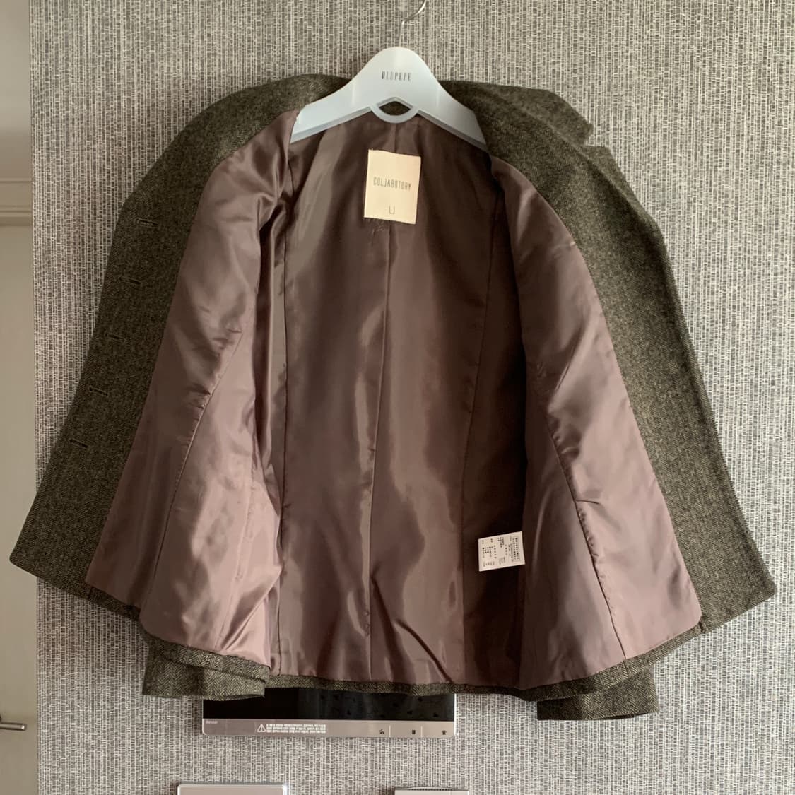 콜라보토리 클래식 브라운 헤링본 울 블렌디드 싱글 자켓 임수정 착용 상품이미지2
