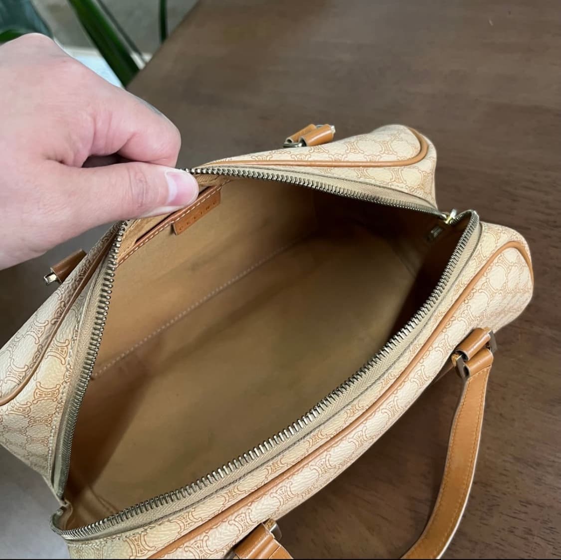 셀린느 마카담 도트백 상품이미지3