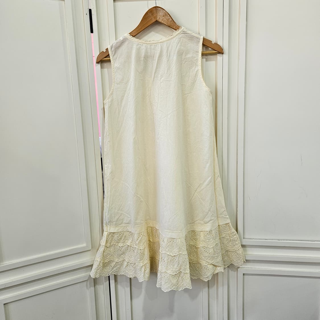 아이보리 민소매 펀칭 레이스 원피스 상품이미지6