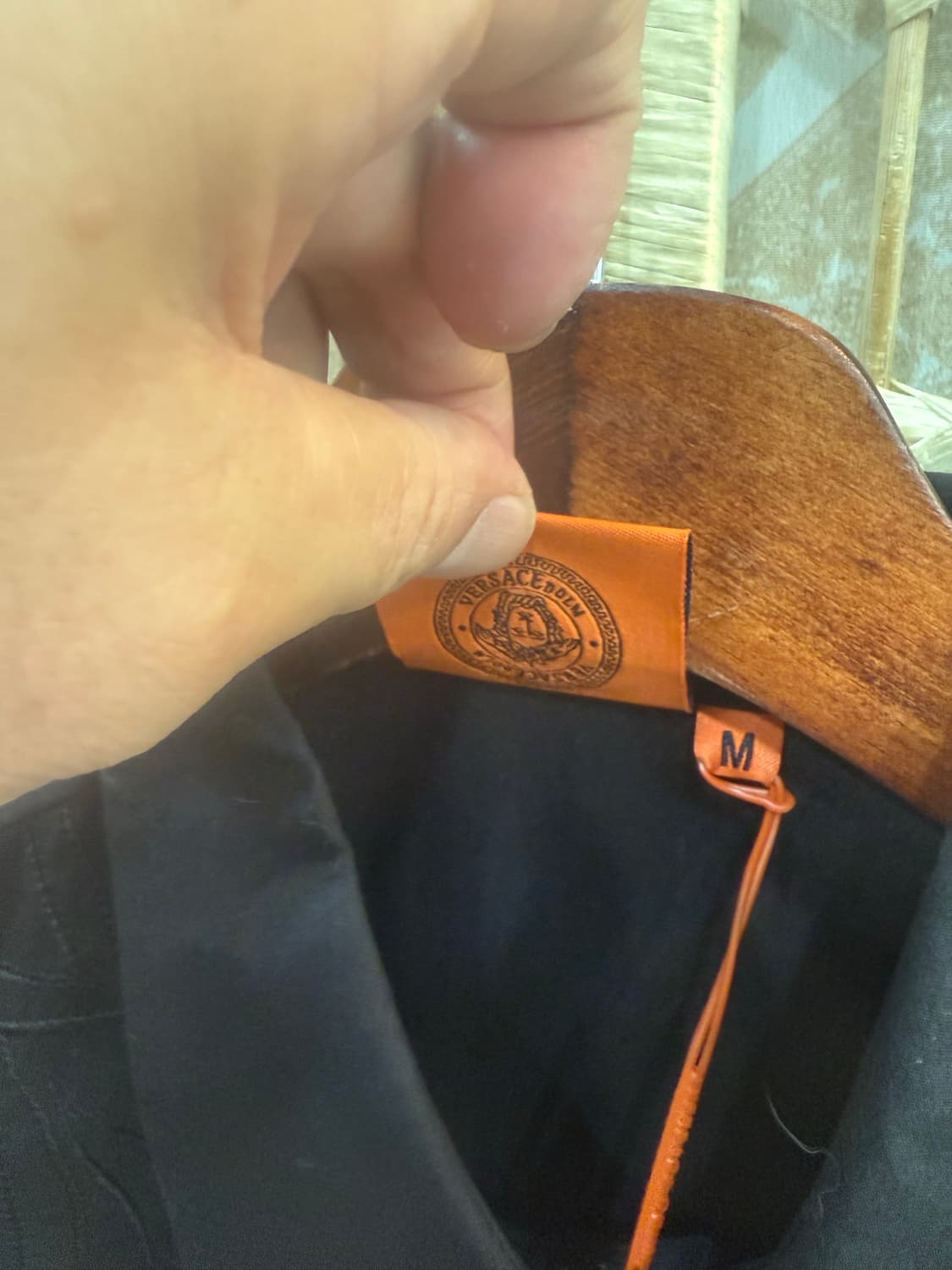 95 정품 베르사체 둠 메두사 자수셔츠 팝니다 상품이미지3