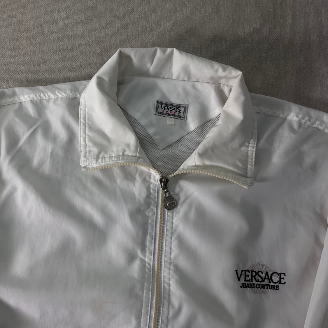 100 베르사체 진스 꾸뛰르 빅로고 바람막이 자켓 상품이미지3