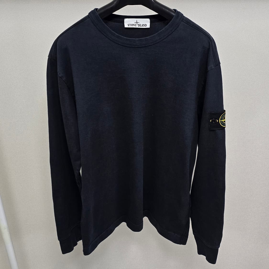 스톤아일랜드 롱슬리브 맨투맨 m사이즈 95 블랙 판매 상품이미지1