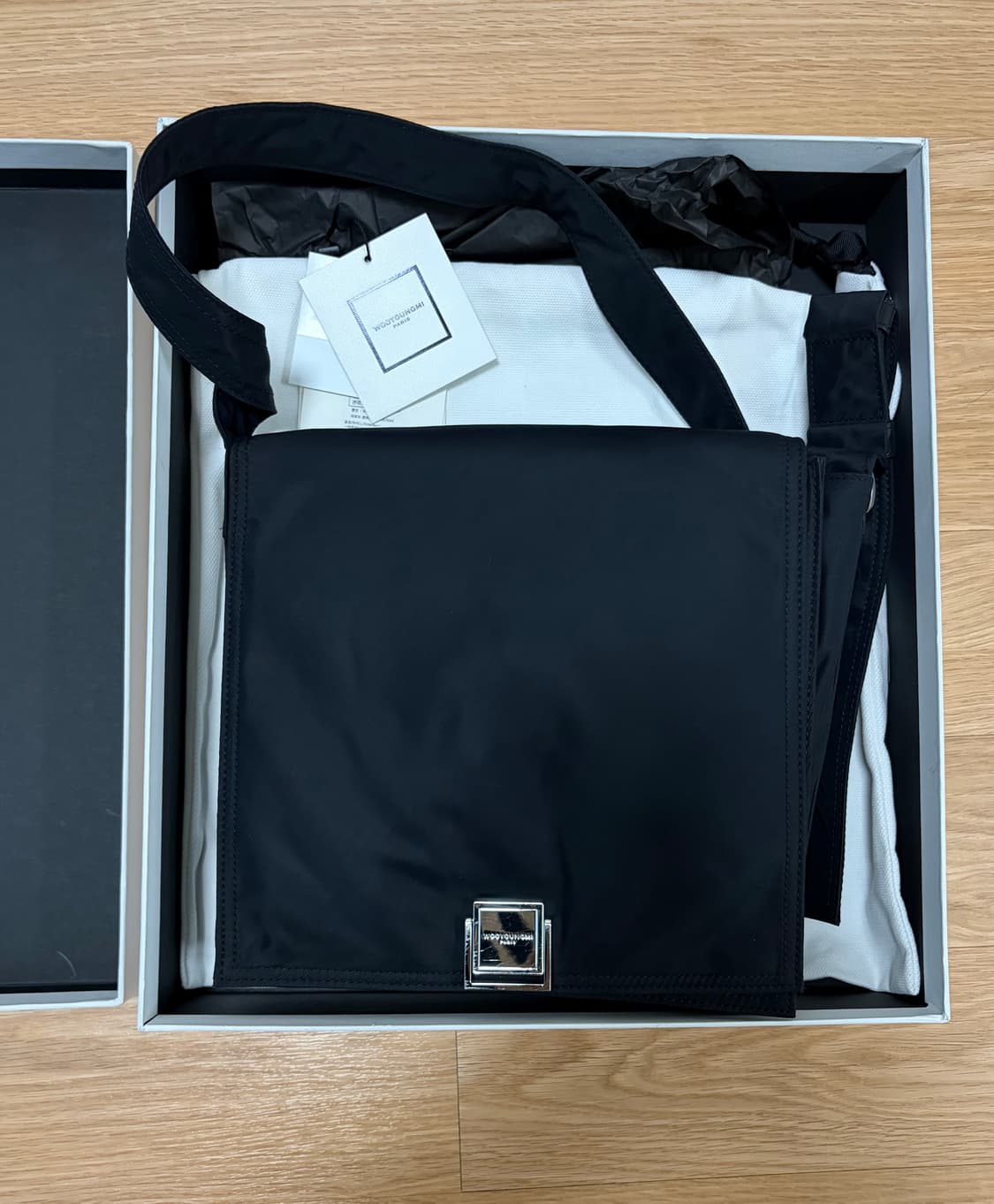 우영미 나일론 크로스바디 백 블랙 상품이미지3