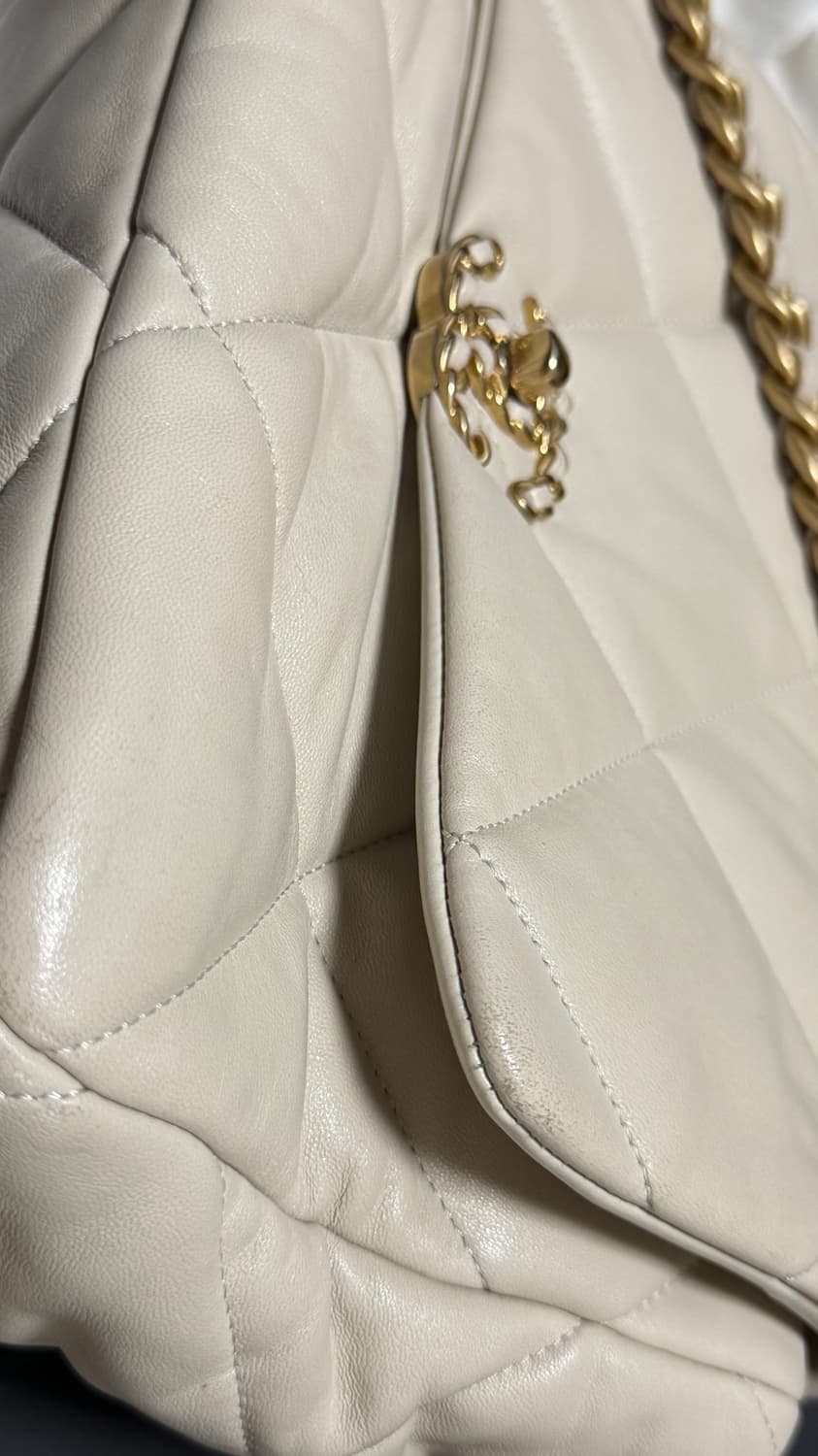 샤넬19 플랩백 상품이미지5