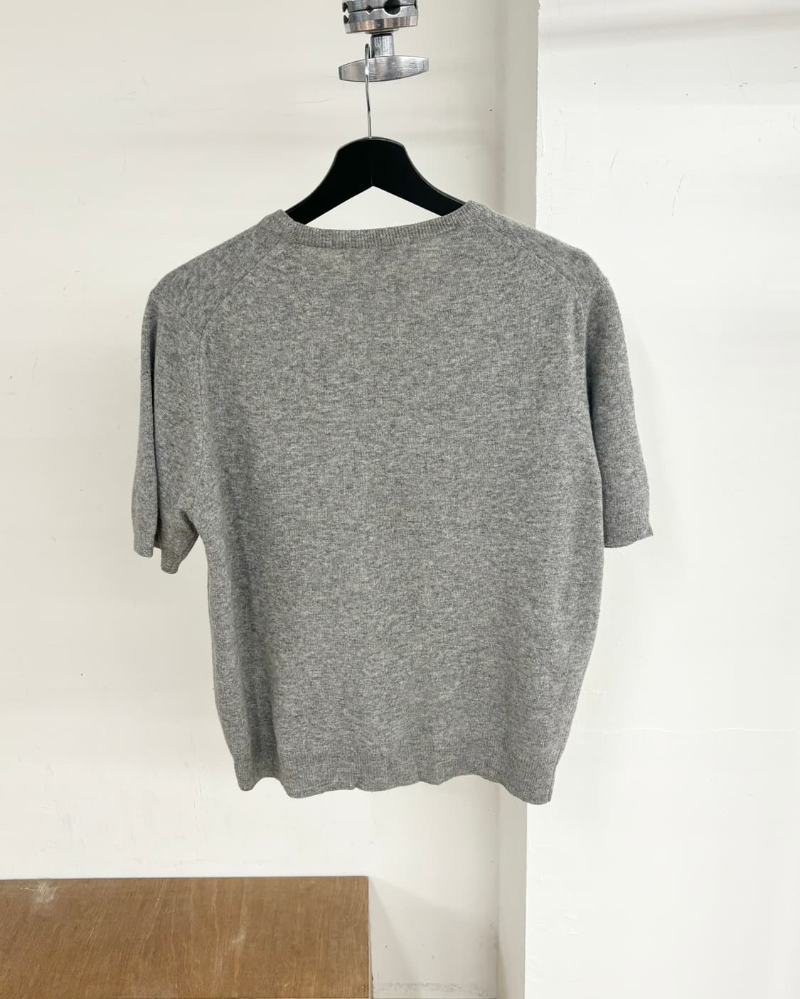 버버리 그레이 크루넥 반소매 니트 상품이미지6