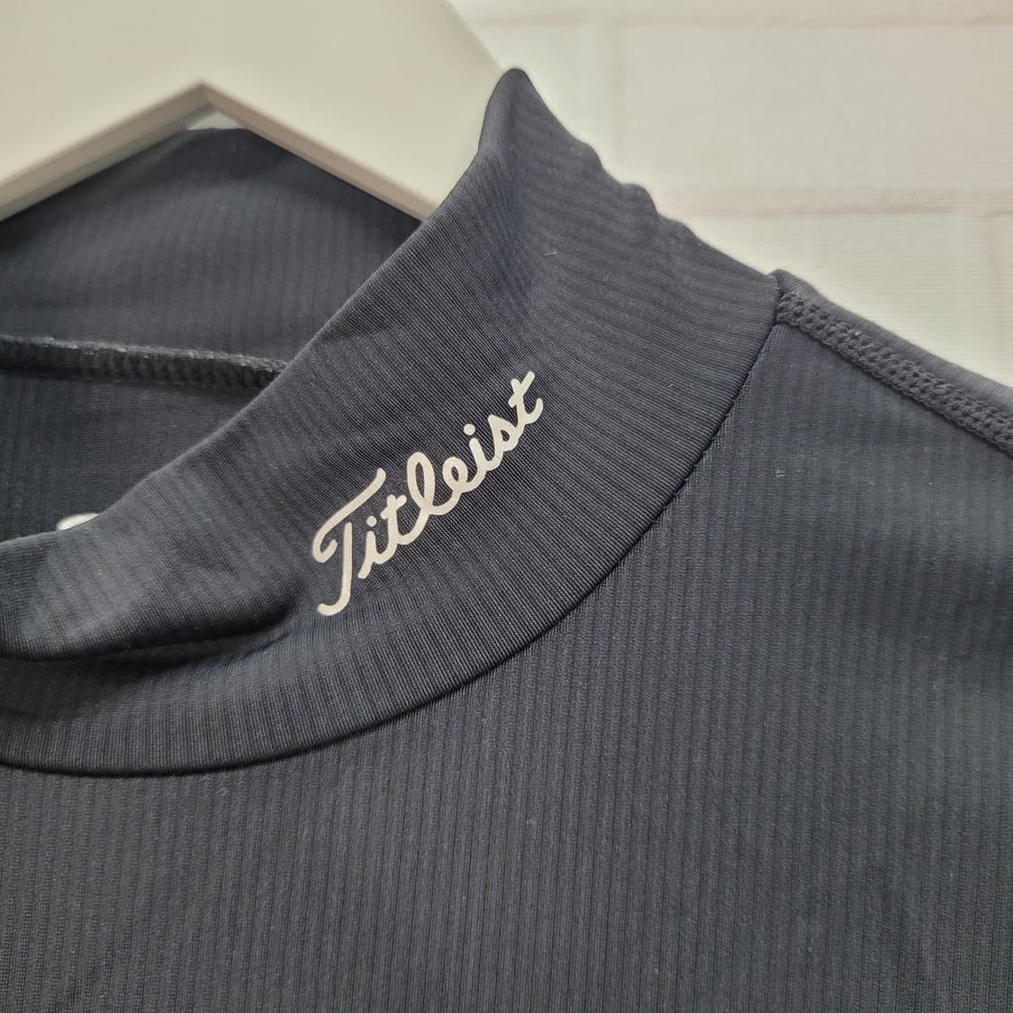 타이틀리스트 골프웨어 하이넥 긴팔 티셔츠 M사이즈 상태최상 상품이미지3