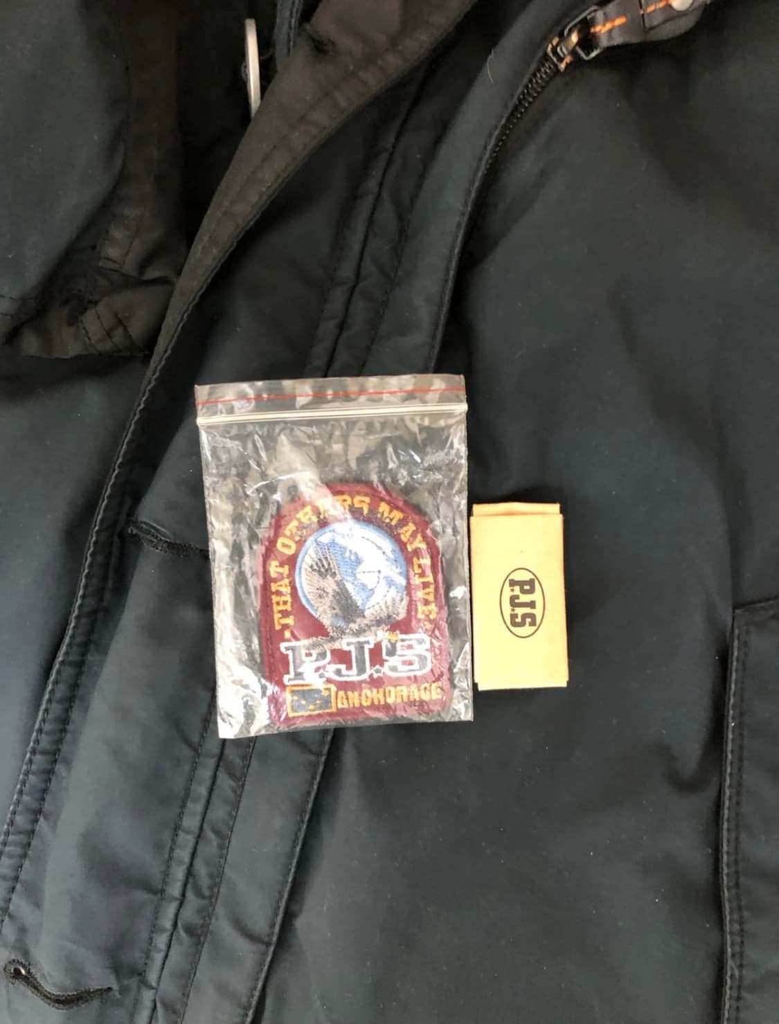 파라점퍼스 트라이브 m사이즈 급처 상품이미지4