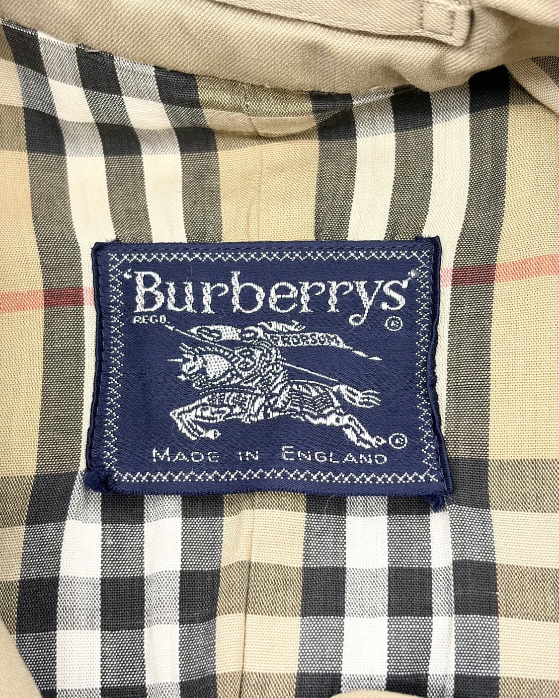 버버리 베이지 더블 브레스티드 슬리브리스 트렌치 코트 상품이미지7