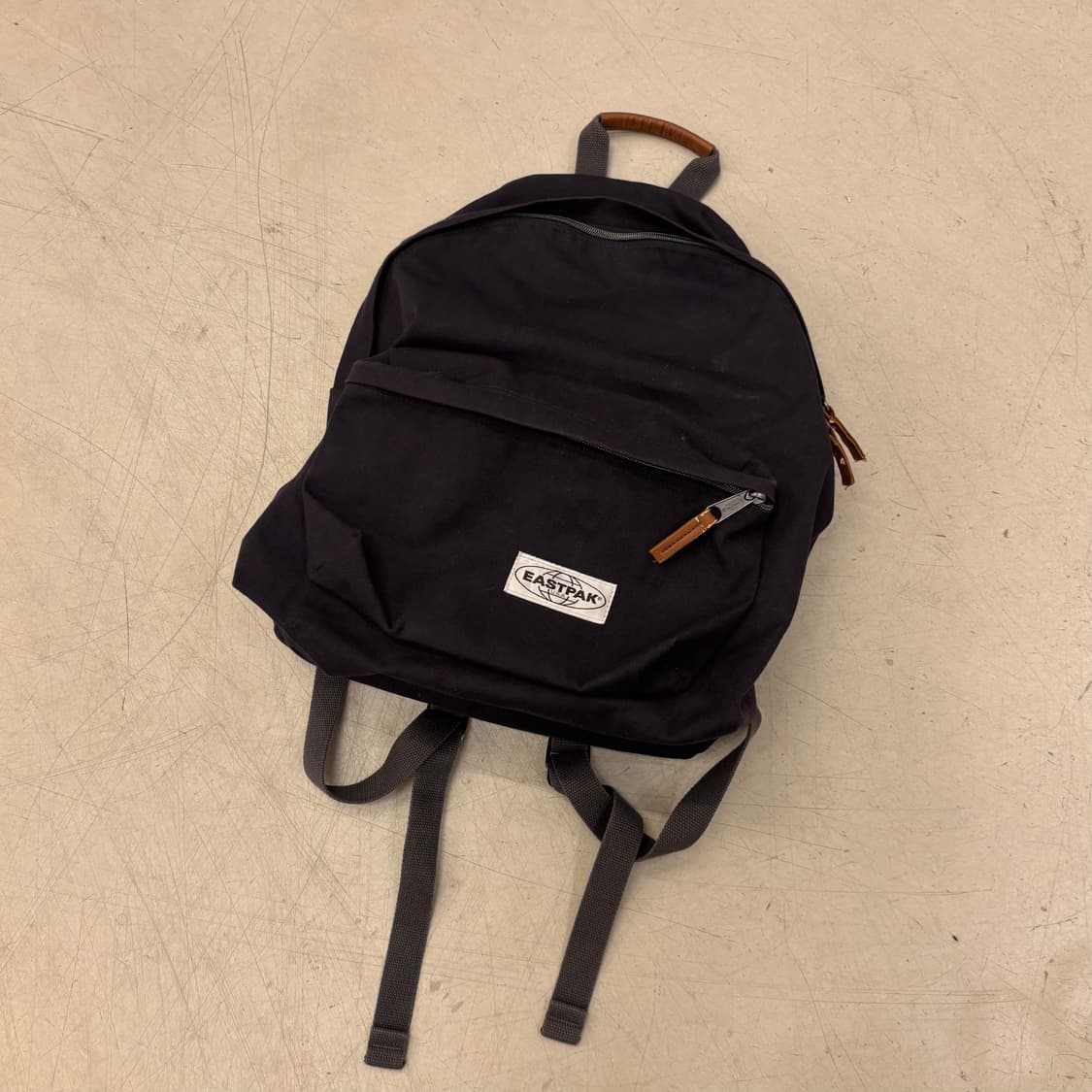 이스트백 블랙 미니 백팩 상품이미지1