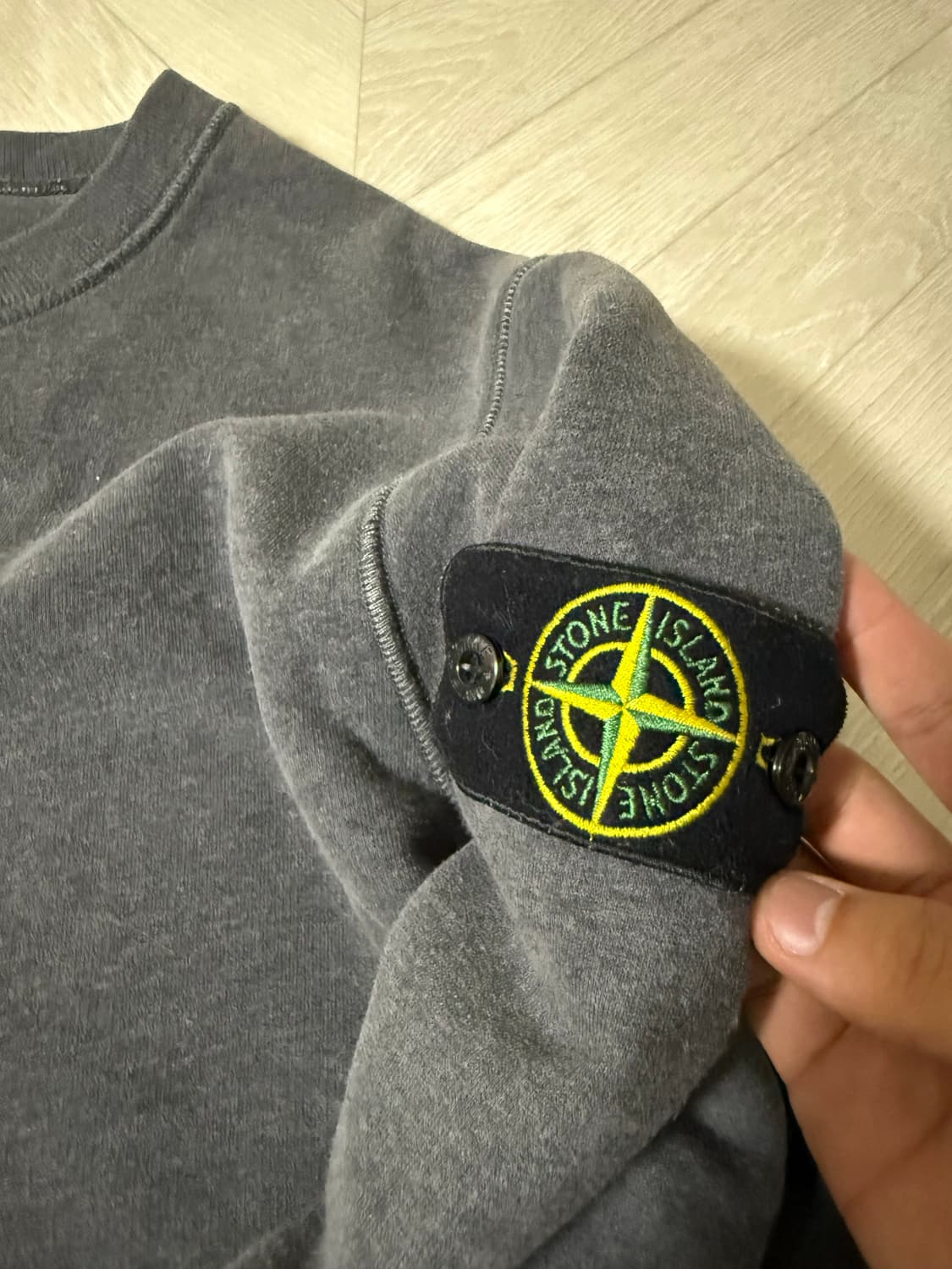 스톤아일랜드 맨투맨 그레이  상품이미지3