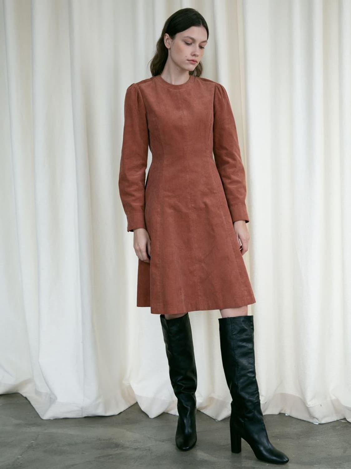 던스트 코듀로이 퍼프슬리브 플레어 드레스 오렌지브라운(M) 상품이미지1