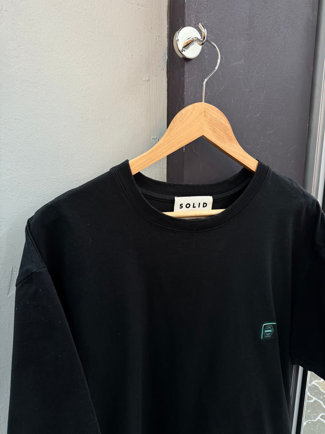 52/ 솔리드옴므 22SS 나비 프린팅 백로고 반팔 상품이미지4