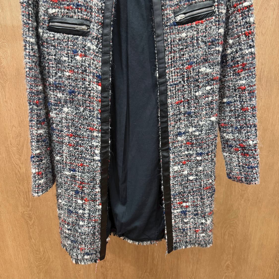 이로 긴팔 오픈 롱 트위드 자켓 레더 트리밍 지퍼 포켓 디테일 그레이 상품이미지5