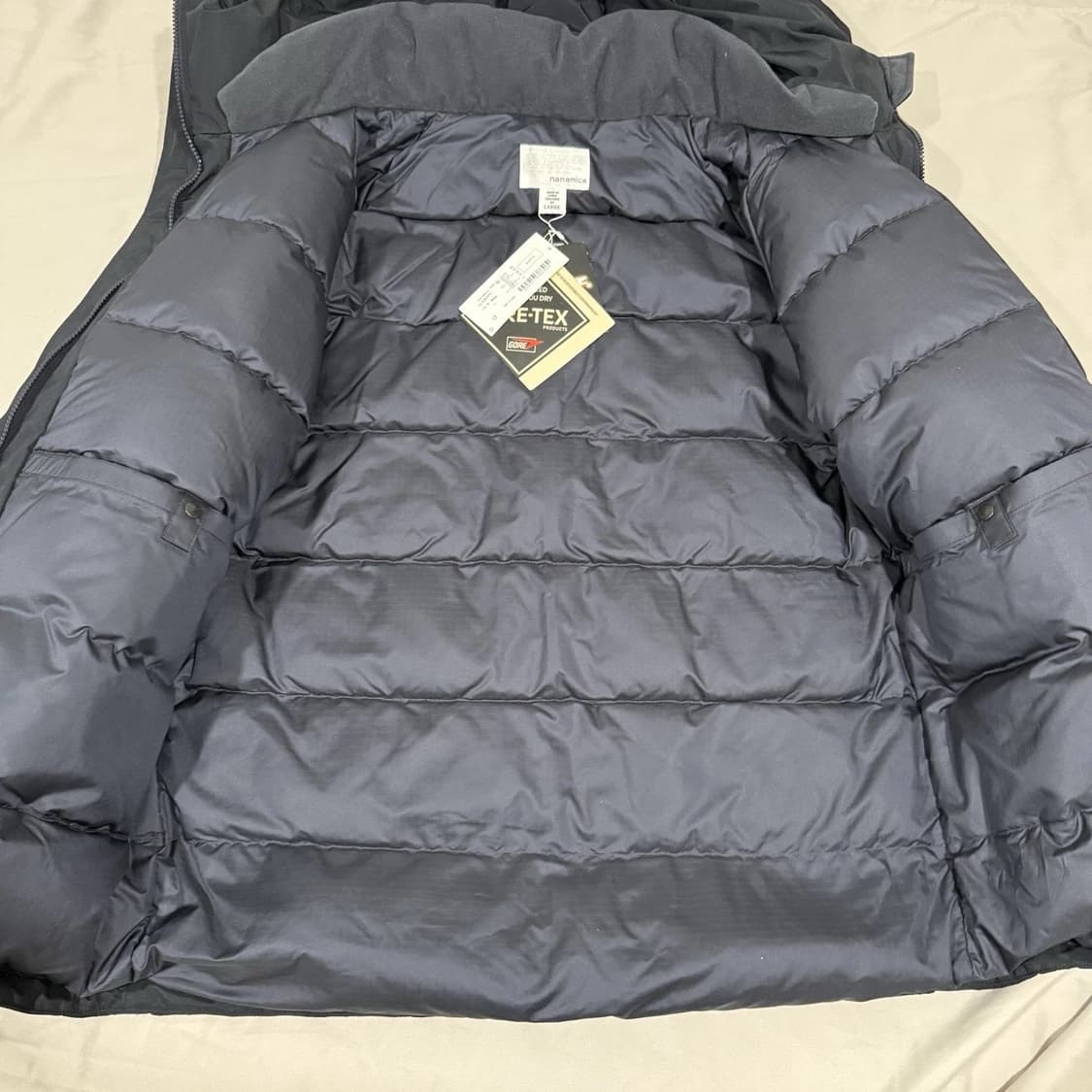 나나미카 고어텍스 다운코트 L 블랙 새제품 상품이미지6