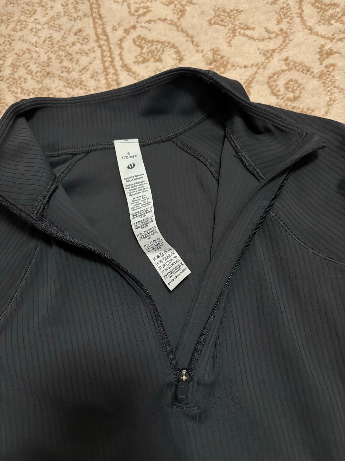 룰루레몬 런 리브드 크롭 하프 집업 블랙  상품이미지3