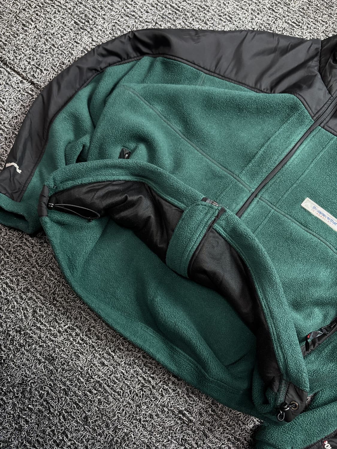 디스이즈네버댓 폴라텍 배색 박시핏 플리스 자켓 2026 상품이미지3