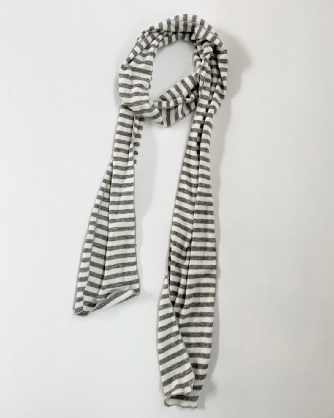김아홉 thin stripe muffler_그레이 상품이미지1