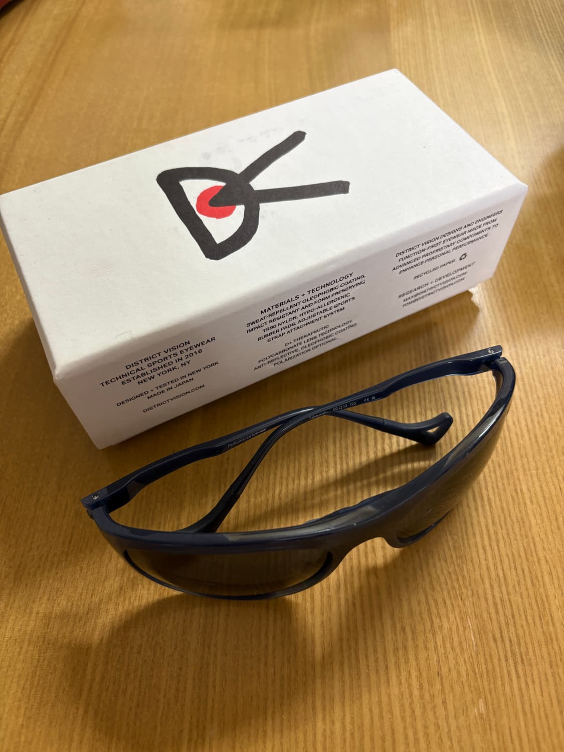 디스트릭트비전 타케요시 블루 블랙 상품이미지1