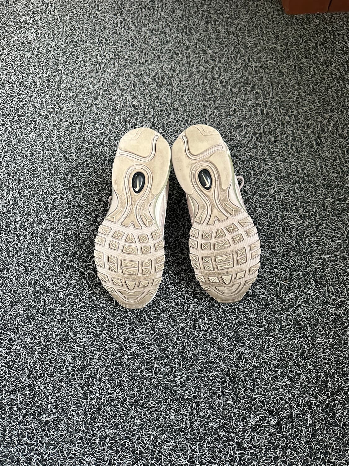 나이키 에어맥스 97 230mm 핑크 상품이미지5