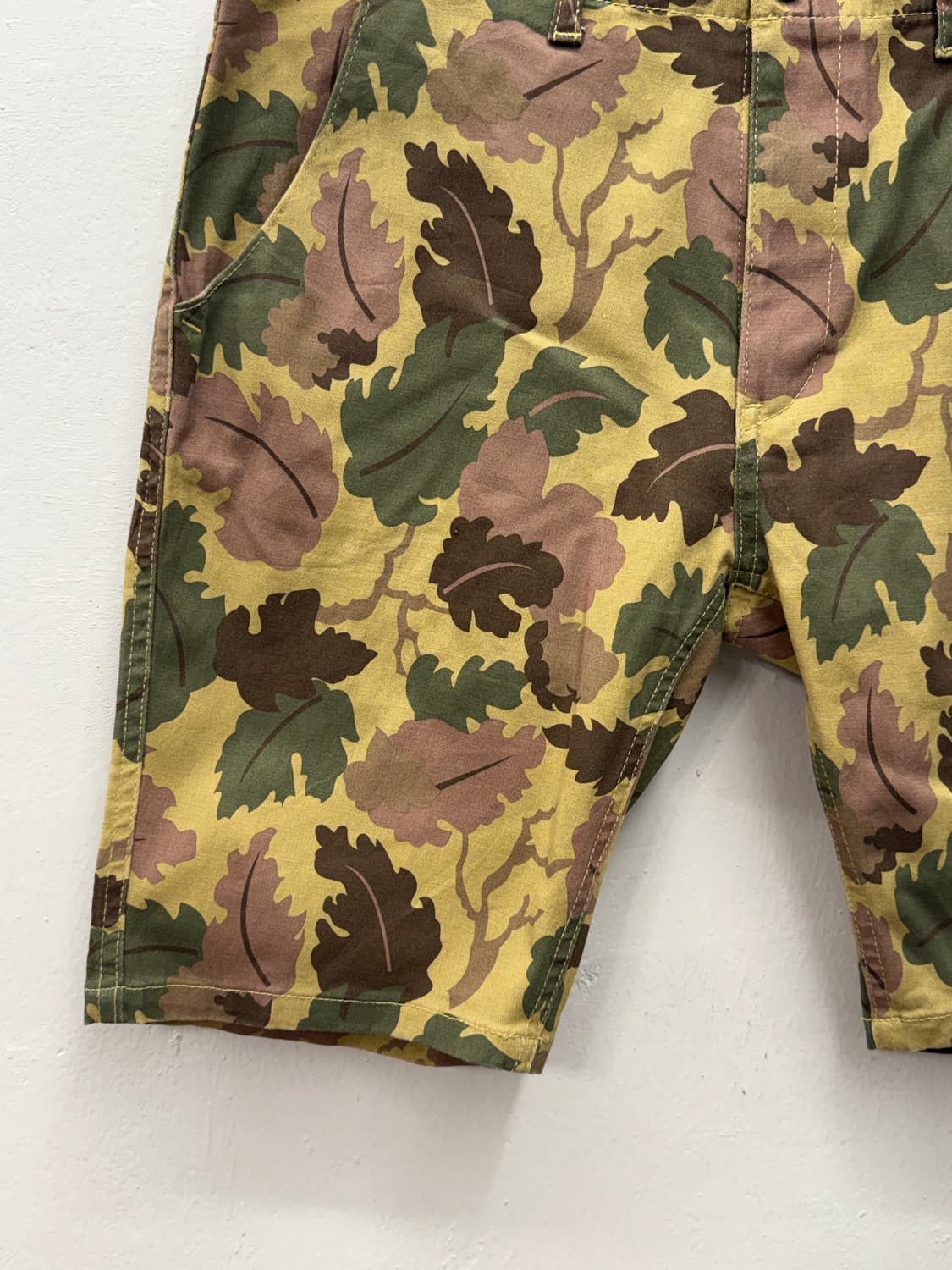 BEAMS HEART Camouflage Leaf Pattern Shor 상품이미지3