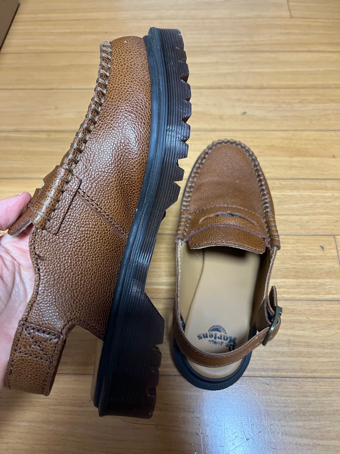 닥터마틴 펜톤 슬링백 240 브라운 상품이미지4