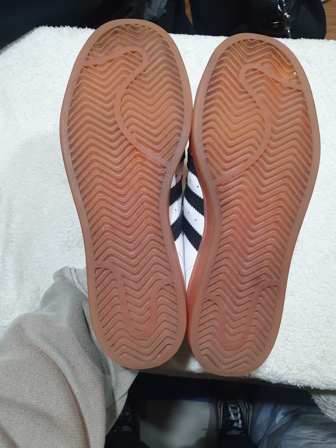 아디다스 슈퍼스타 흰검 운동화225 상품이미지3