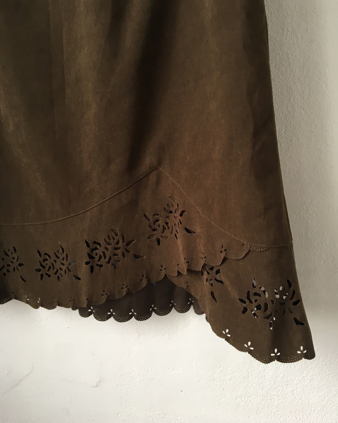 Punching point fake suede midi skirt 상품이미지2