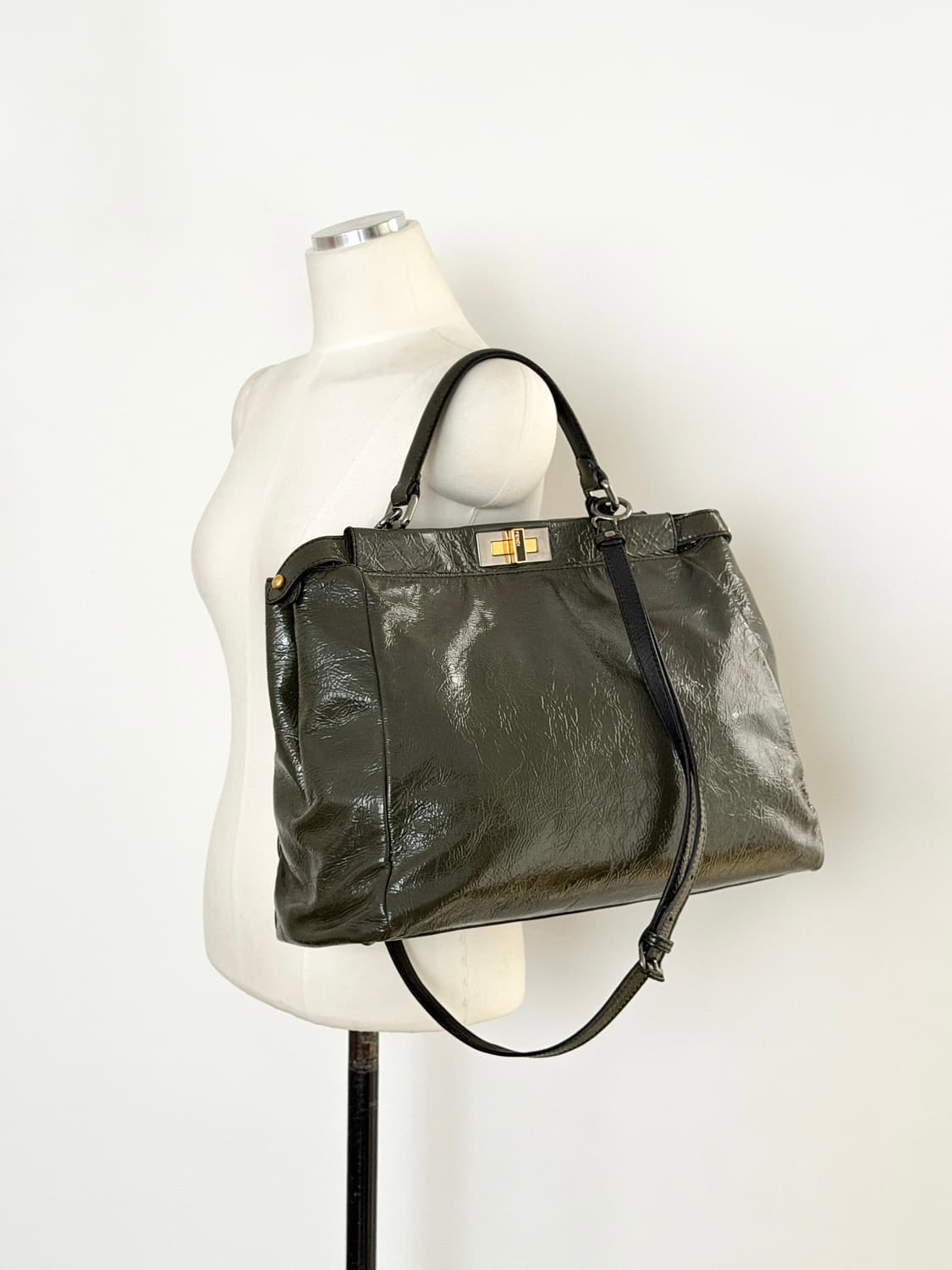 펜디 피카부 페이던트 토트 & 크로스백 상품이미지2